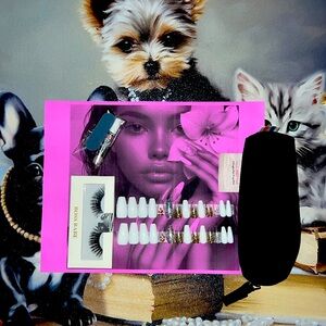 Look Beautiful 28pc press on nail set with Boss Babe eyelashes